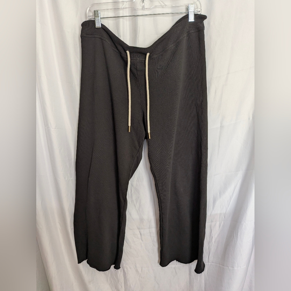 THE GREAT. The Wide Leg Cropped Sweatpant. Size 2 - Picture 2 of 6